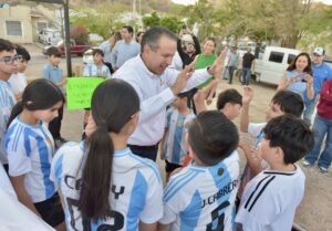 Beneficia Antonio Astiazarán a deportistas de Los Ángeles con cancha nueva4