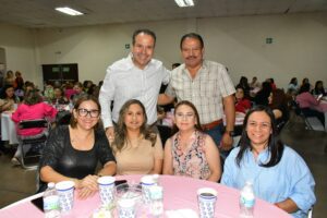 Reconoce Toño Astiazarán a madres trabajadoras del Municipio en su día2