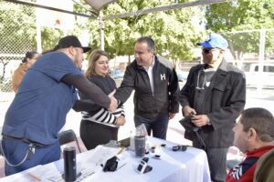 Beneficia Antonio Astiazarán a vecinos de la Cuauhtémoc con servicios de salud y descacharre6