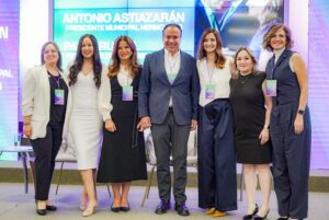 Destacan Patty Ruibal y Toño Astiazarán la importancia de seguir generando oportunidades de vida para las mujeres3