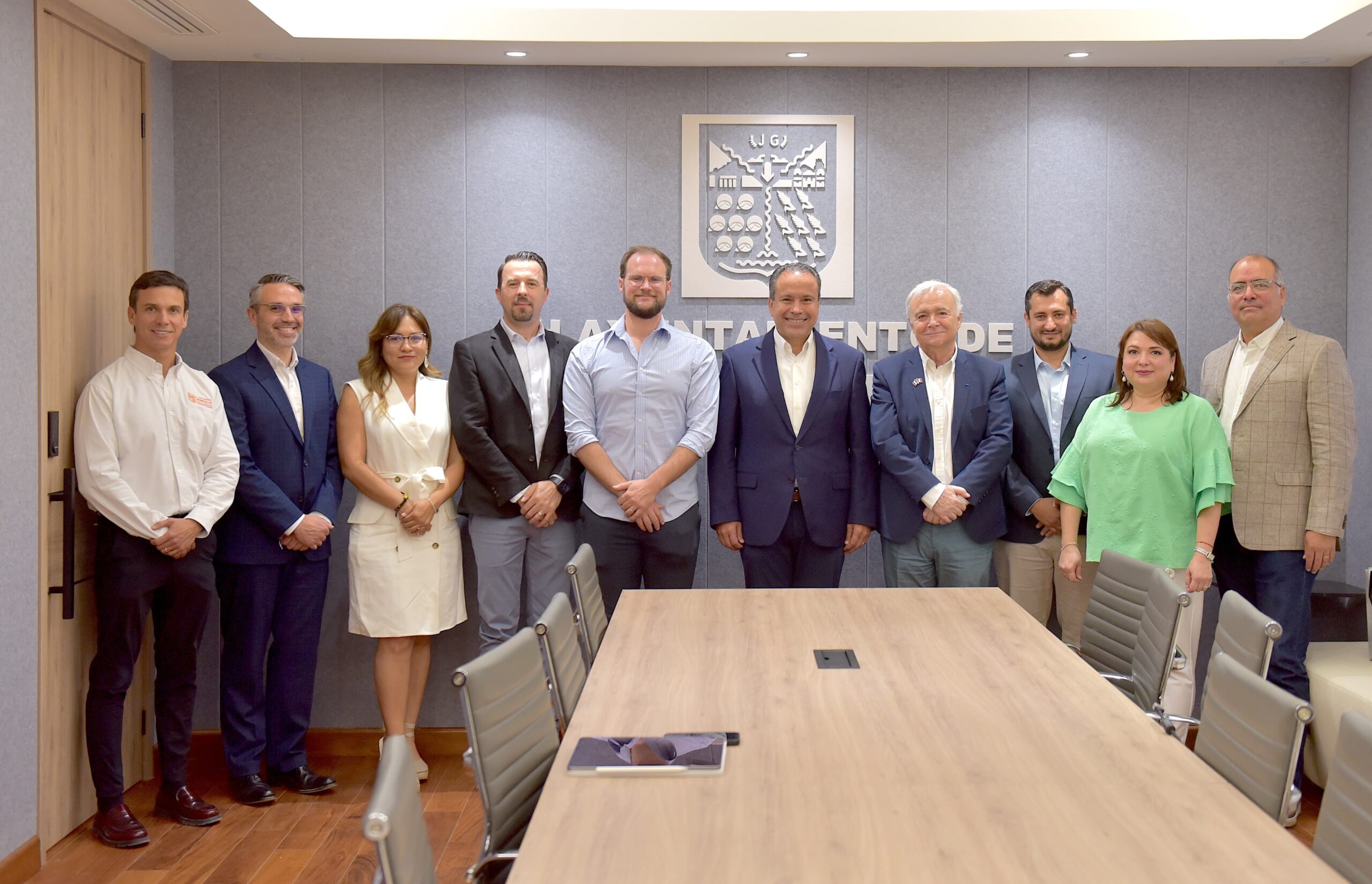 Establece Toño Astiazarán lazos comerciales, educativos y culturales con Francia para beneficio de hermosillenses1