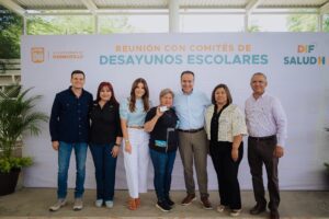 Anuncia Toño Astiazarán junto a Patty Ruibal clínica CRECES En Salud en la Café Combate3