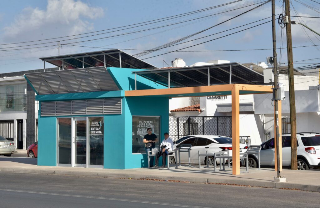 Equipa Ayuntamiento de Hermosillo con botón de pánico y cámara exterior las paradas de camión refrigeradas4