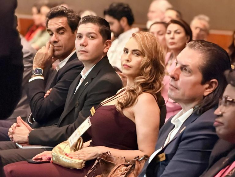 Diputada-Marcela-Valenzuela-participa-en-Reunion-Plenaria-2026-Sonora-Arizona-768x577
