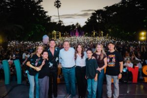 Reconoce Toño Astiazarán a cantante Yahir como Hermosillense Distinguido ante más de 3 mil 500 personas